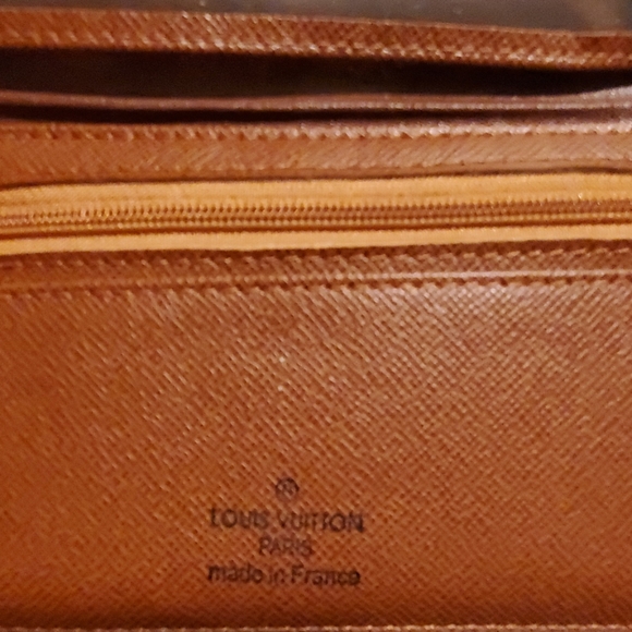 Wallet - Picture 2 of 2